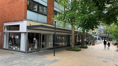 Central cafe, juice-bar og/eller butik midt på Birkerød Hovedgade. Central cafe, juice-bar og/eller butik midt på Birkerød Hovedgade.