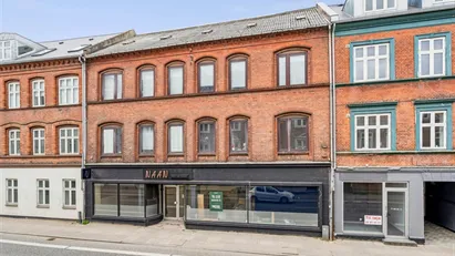 Lejemål med høj eksponering og stor synlighed Lejemål med høj eksponering og stor synlighed